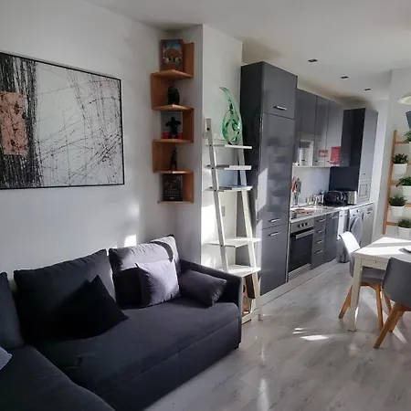 Expo Oriente 2 Bedrooms By Gt House *