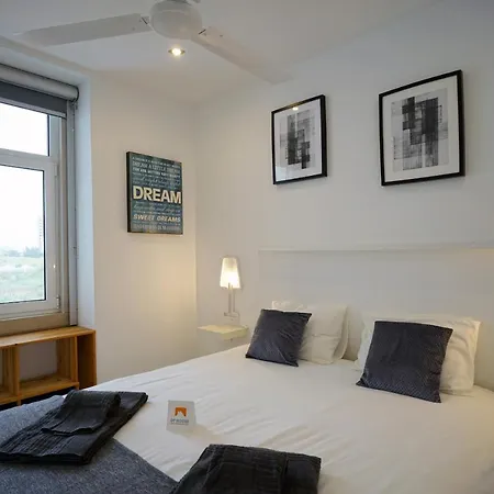Expo Oriente 2 Bedrooms By Gt House *
