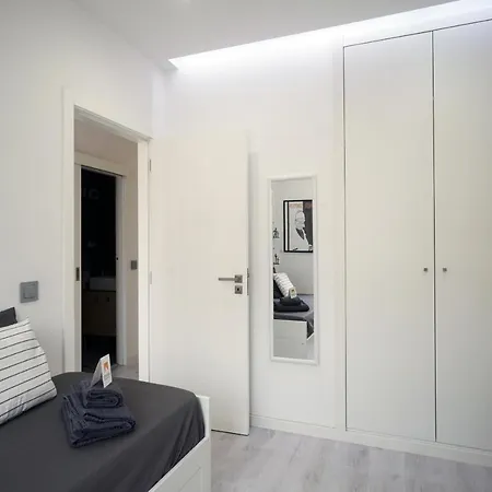 Expo Oriente 2 Bedrooms By Gt House *